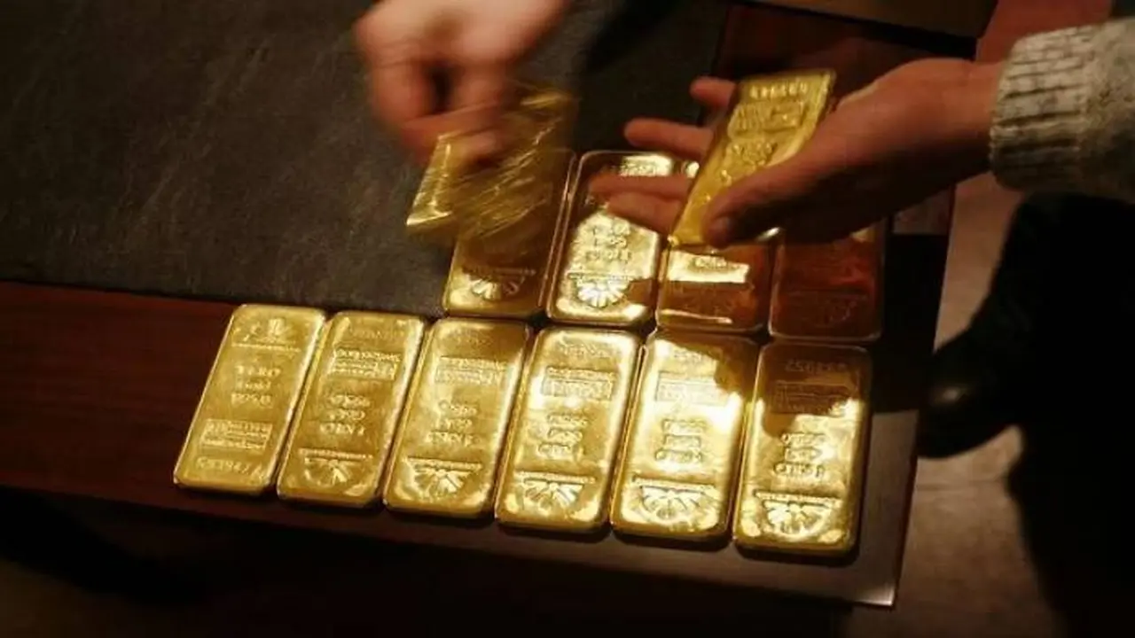 تراجع أسعار الذهب بسبب صعود الدولار بعد تثبيت الفائدة